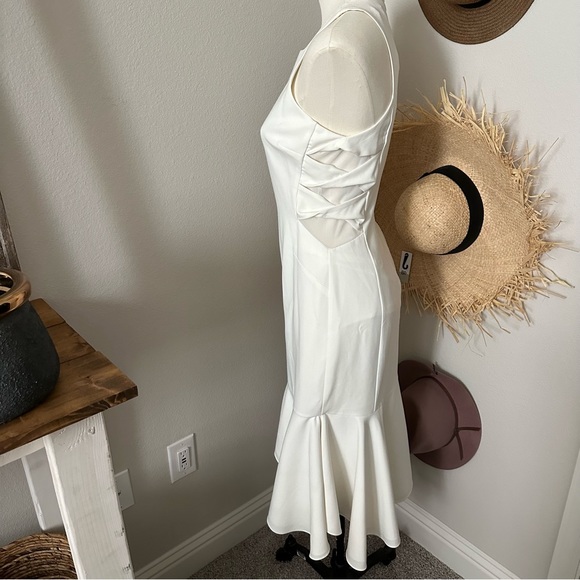 NEW with Tags. Halston Heritage White Dress. Size 6 - Picture 6 of 14
